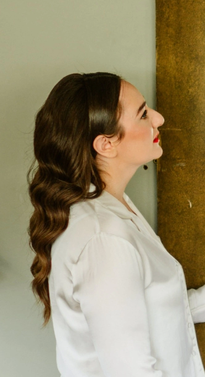 Bridal hairstyling for wavy hair